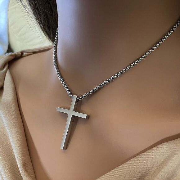 NEW Chunky Silver Cross Choker Necklace - Picture 3 of 9